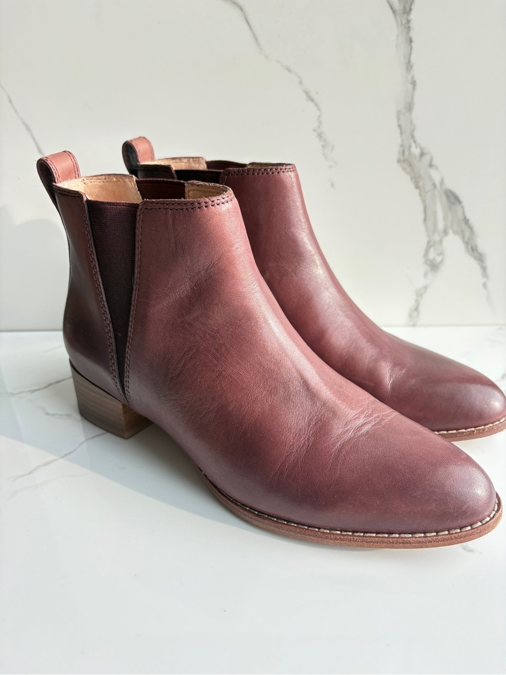 Madewell sz 6.5 Carina Chelsea Boot Dark Cabernet Ankle Bootie Burgundy - Picture 2 of 9